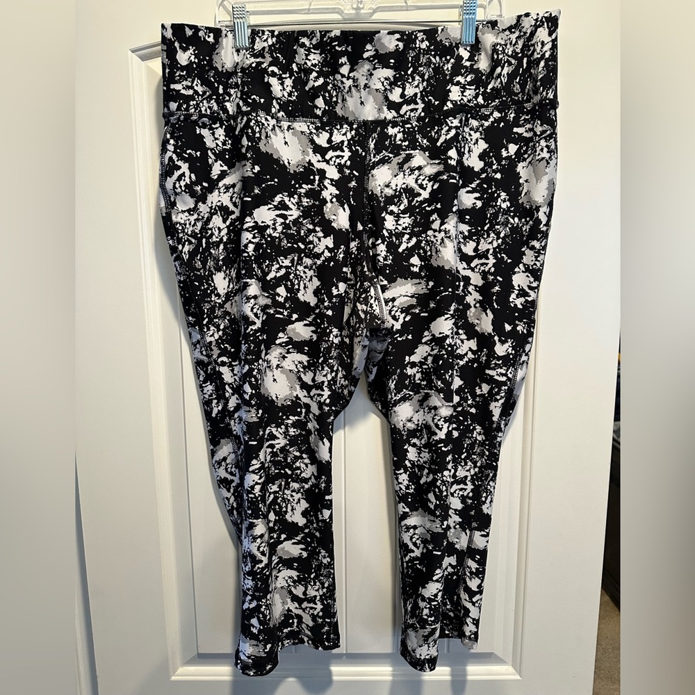 Lane Bryant Livi capri legging 22/24